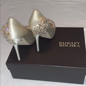 Badgley Mischka pumps